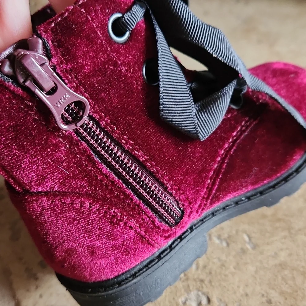 Cat & Jack Velvety Toddler Boots with Black Ribbon Laces Size 5